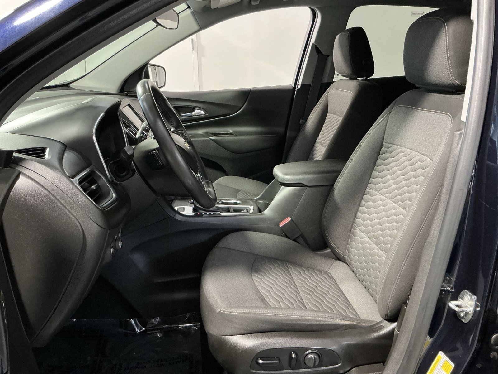 Used 2021 Chevrolet Equinox LT AWD/4WD image 14