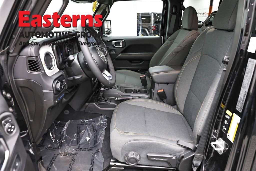 Used 2025 Jeep Wrangler Unlimited Sahara AWD/4WD image 14