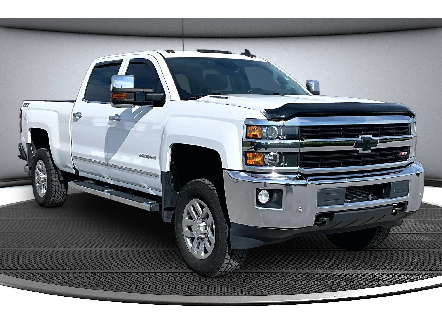 Used 2016 Chevrolet Silverado 2500 LTZ w/ Driver Alert Package AWD/4WD image 2
