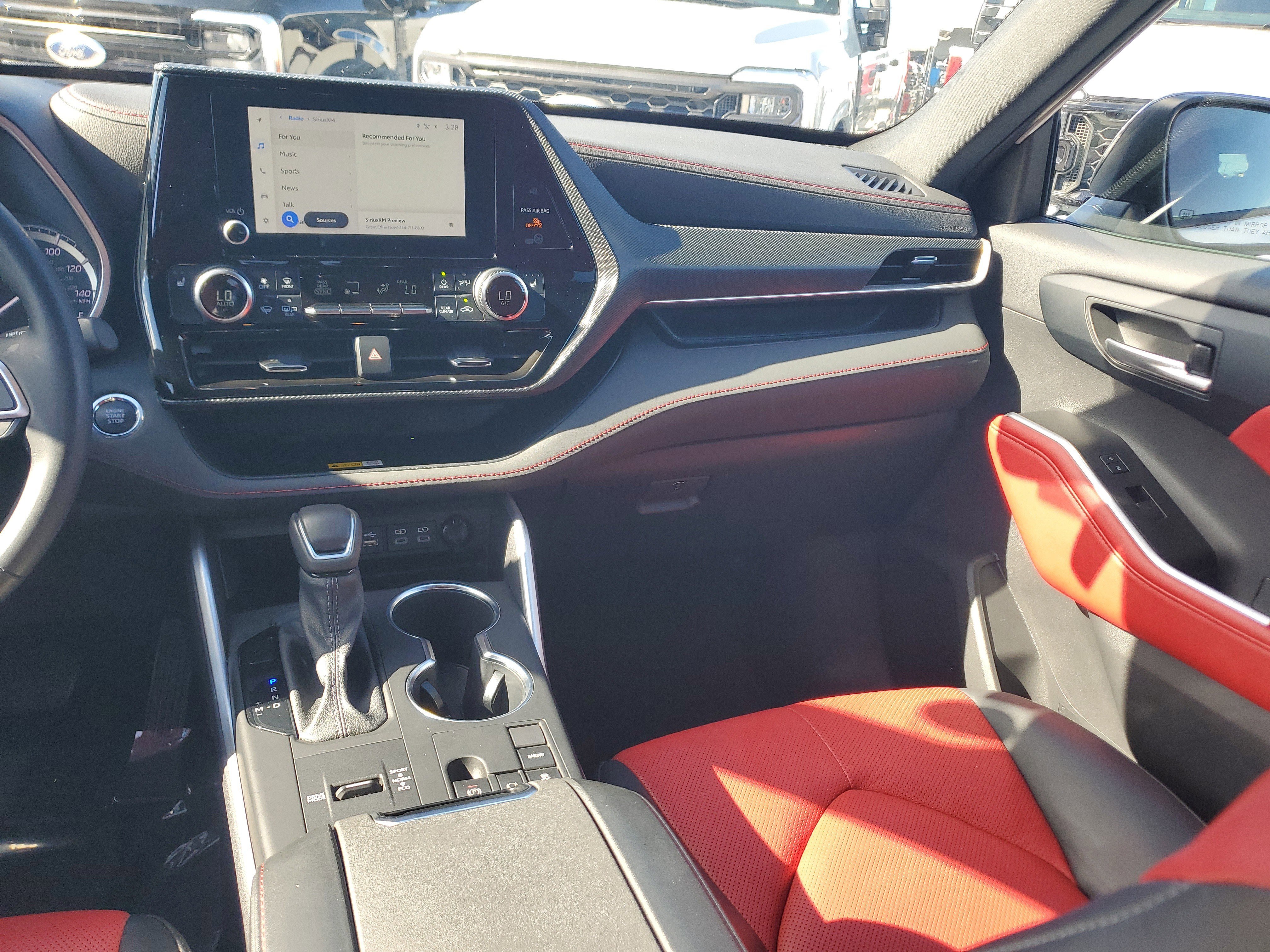 Used 2023 Toyota Highlander XSE image 19