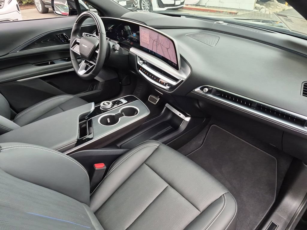 Used 2026 Cadillac Lyriq V AWD/4WD image 22