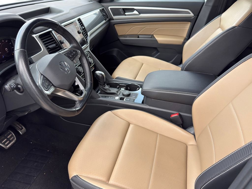 Used 2022 Volkswagen Atlas Cross Sport SEL R-Line AWD/4WD image 11