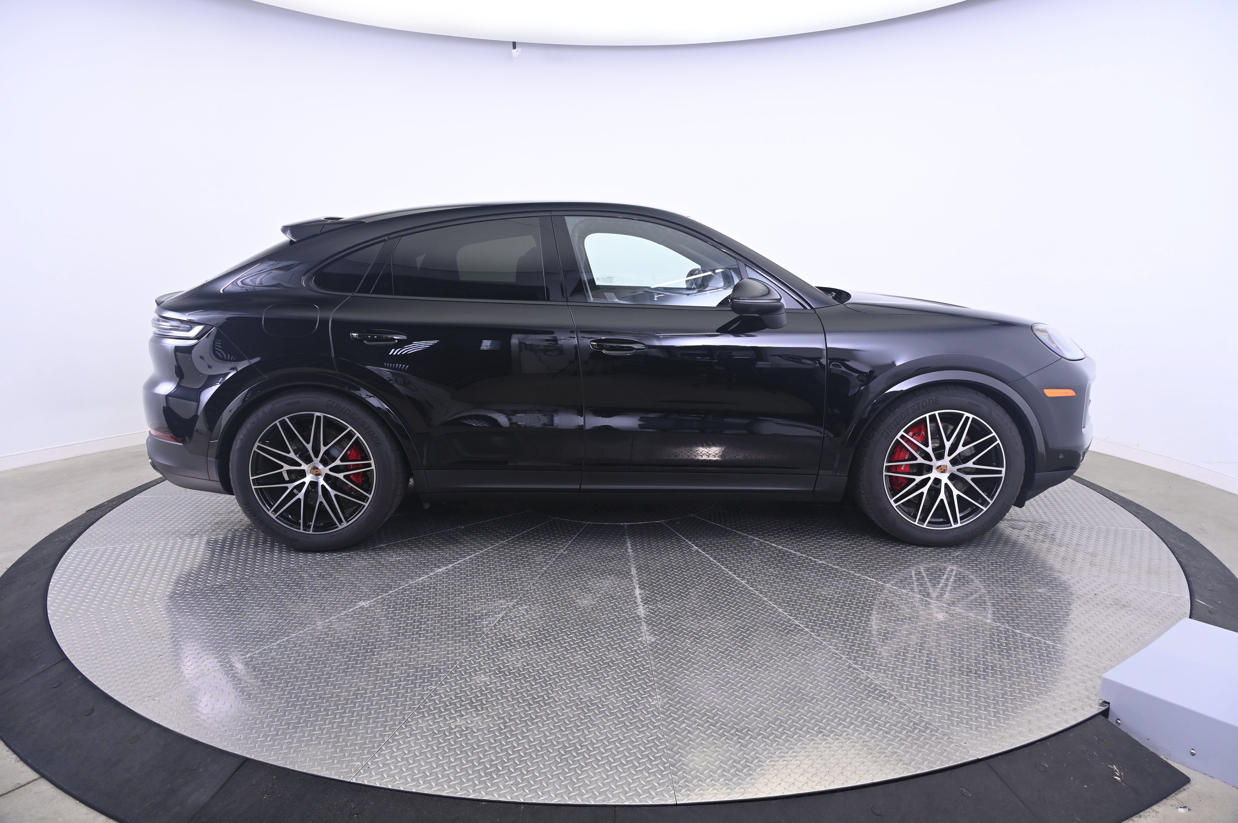 Certified 2026 Porsche Cayenne S AWD/4WD image 8