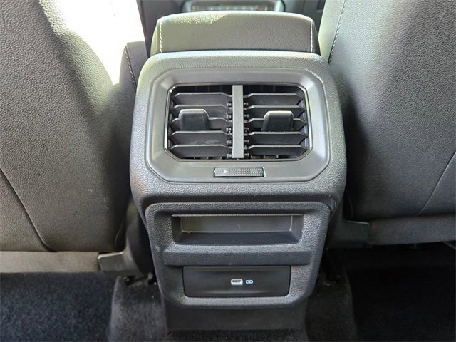 Used 2024 Volkswagen Taos SE image 9