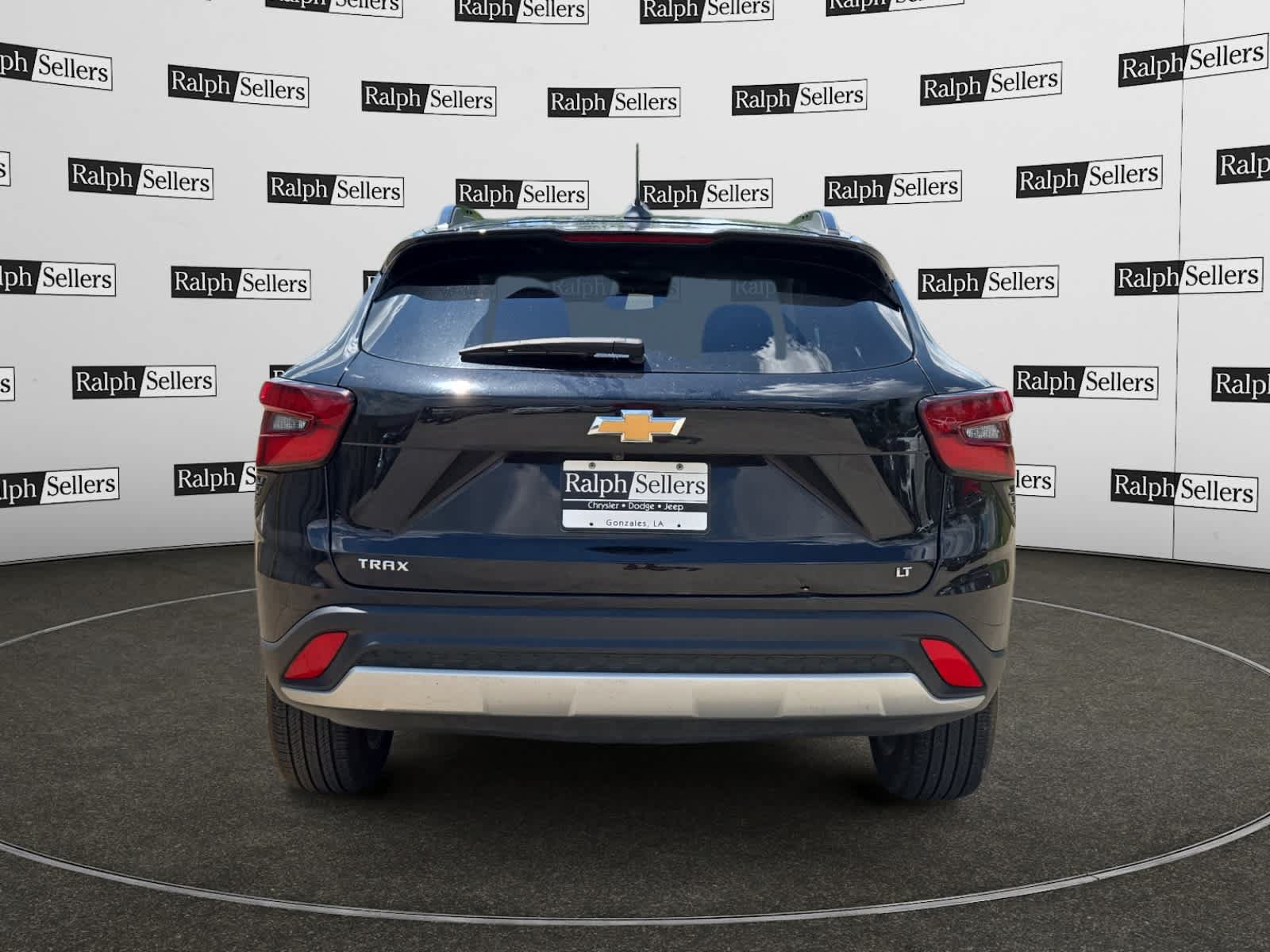 Used 2025 Chevrolet Trax LT w/ LT Convenience Package FWD image 5