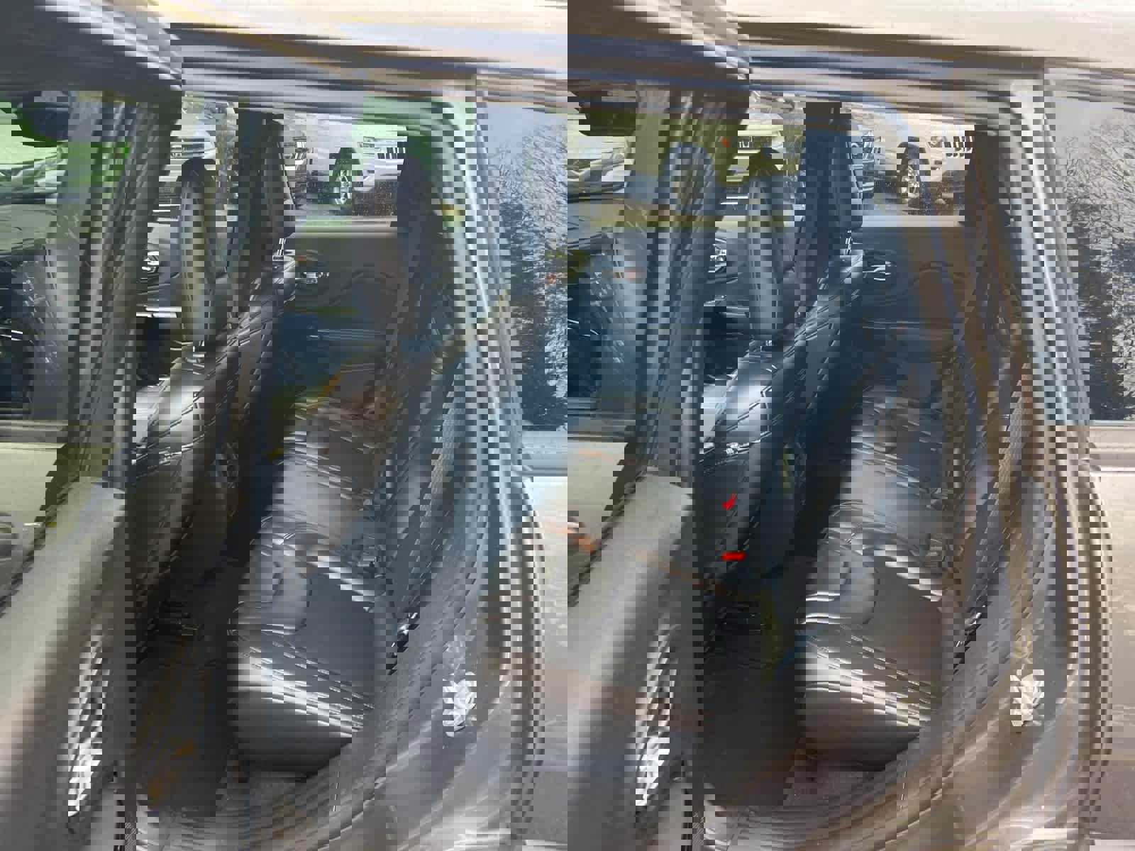 Used 2019 Jeep Cherokee Latitude Plus image 15