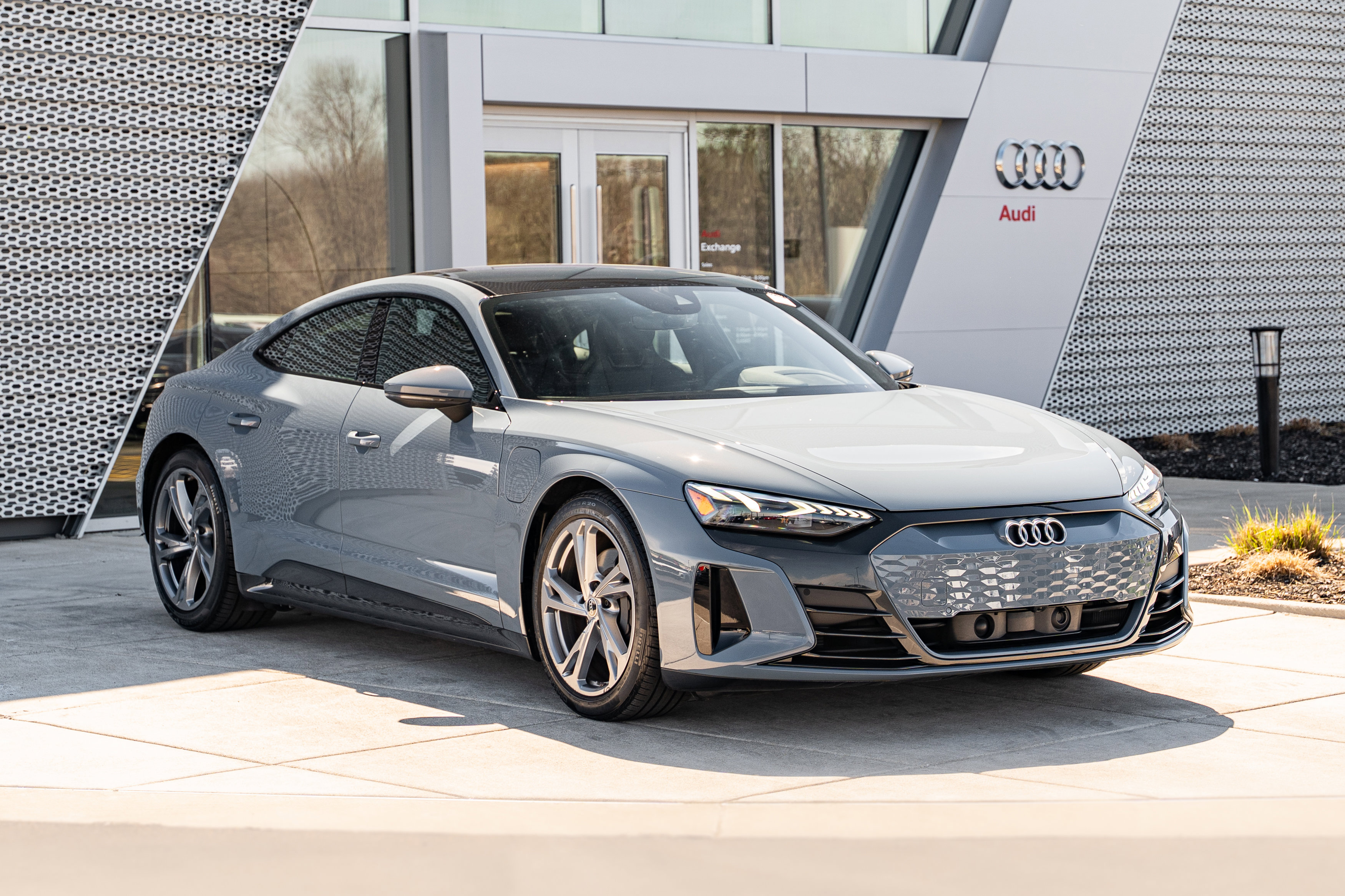 Certified 2023 Audi e-tron GT Premium Plus image 2