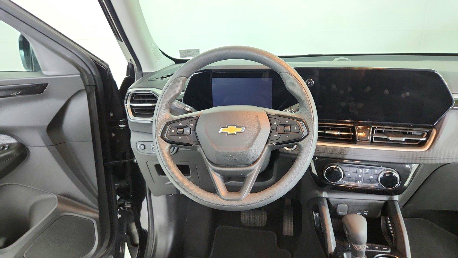 Used 2026 Chevrolet TrailBlazer LT AWD/4WD image 19