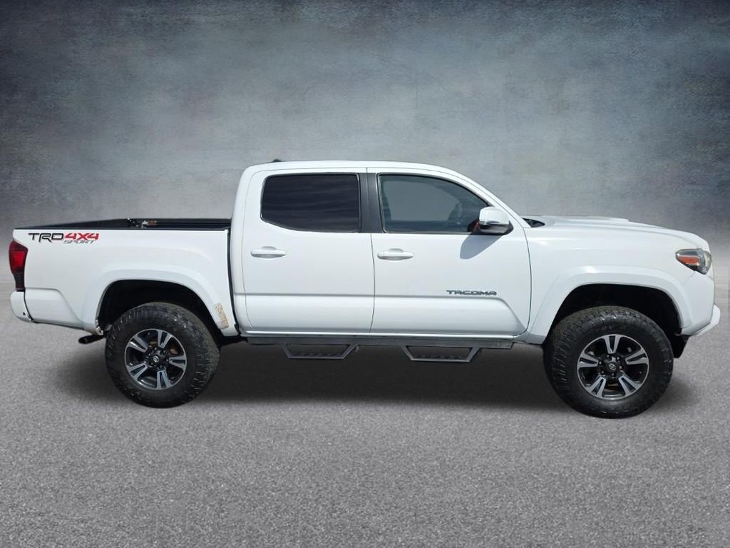 Used 2019 Toyota Tacoma TRD Sport AWD/4WD image 8