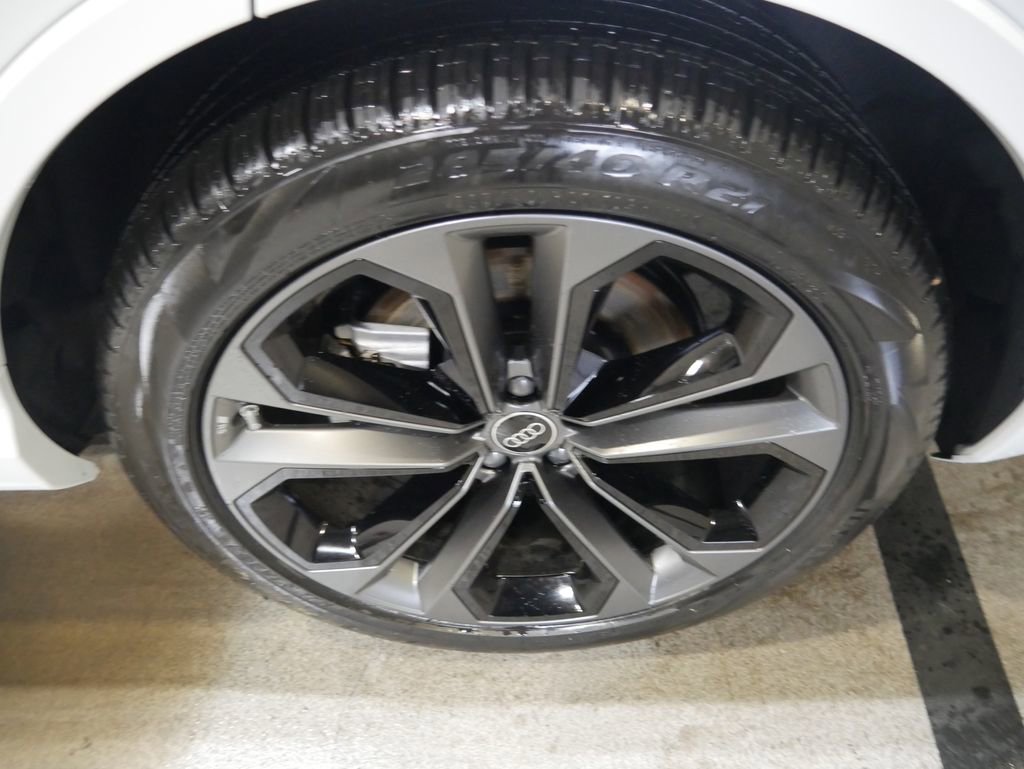 New 2026 Audi Q7 Premium Plus image 13