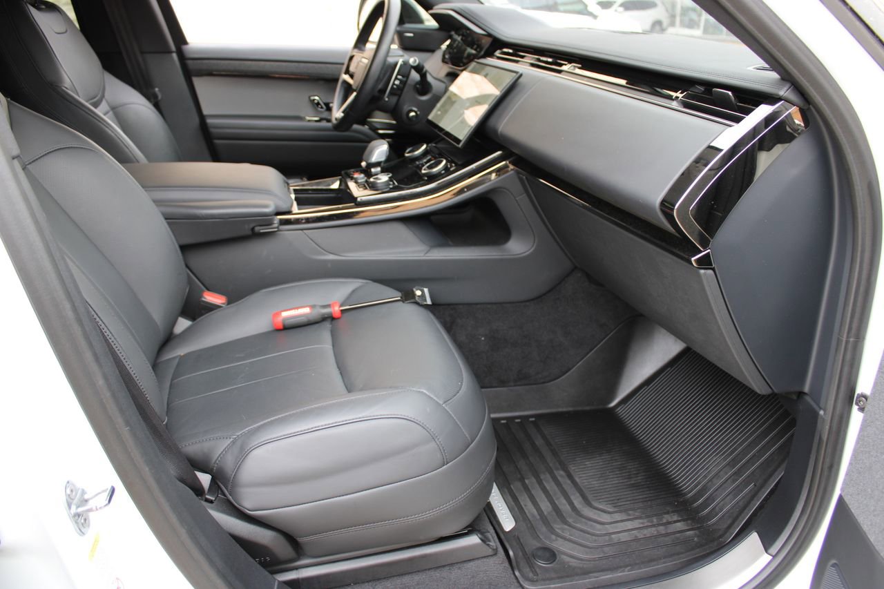 Used 2023 Land Rover Range Rover Sport SE Dynamic image 17
