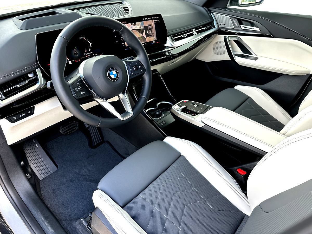 New 2026 BMW X1 xDrive28i w/ Technology Package AWD/4WD image 11
