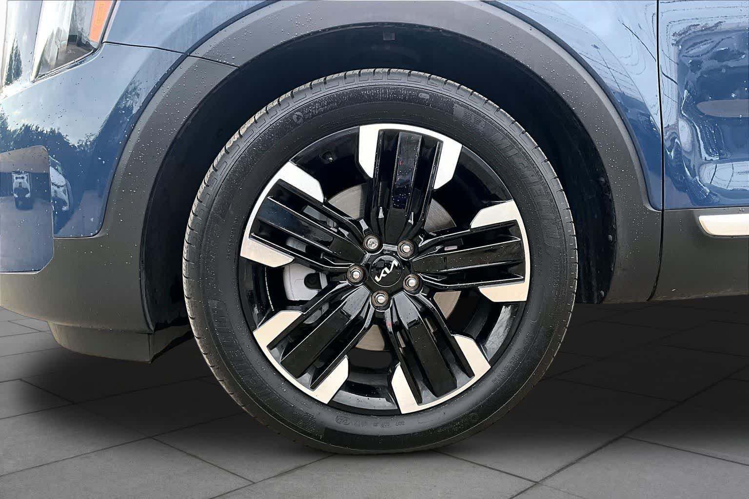 Used 2025 Kia Telluride SX AWD/4WD image 11