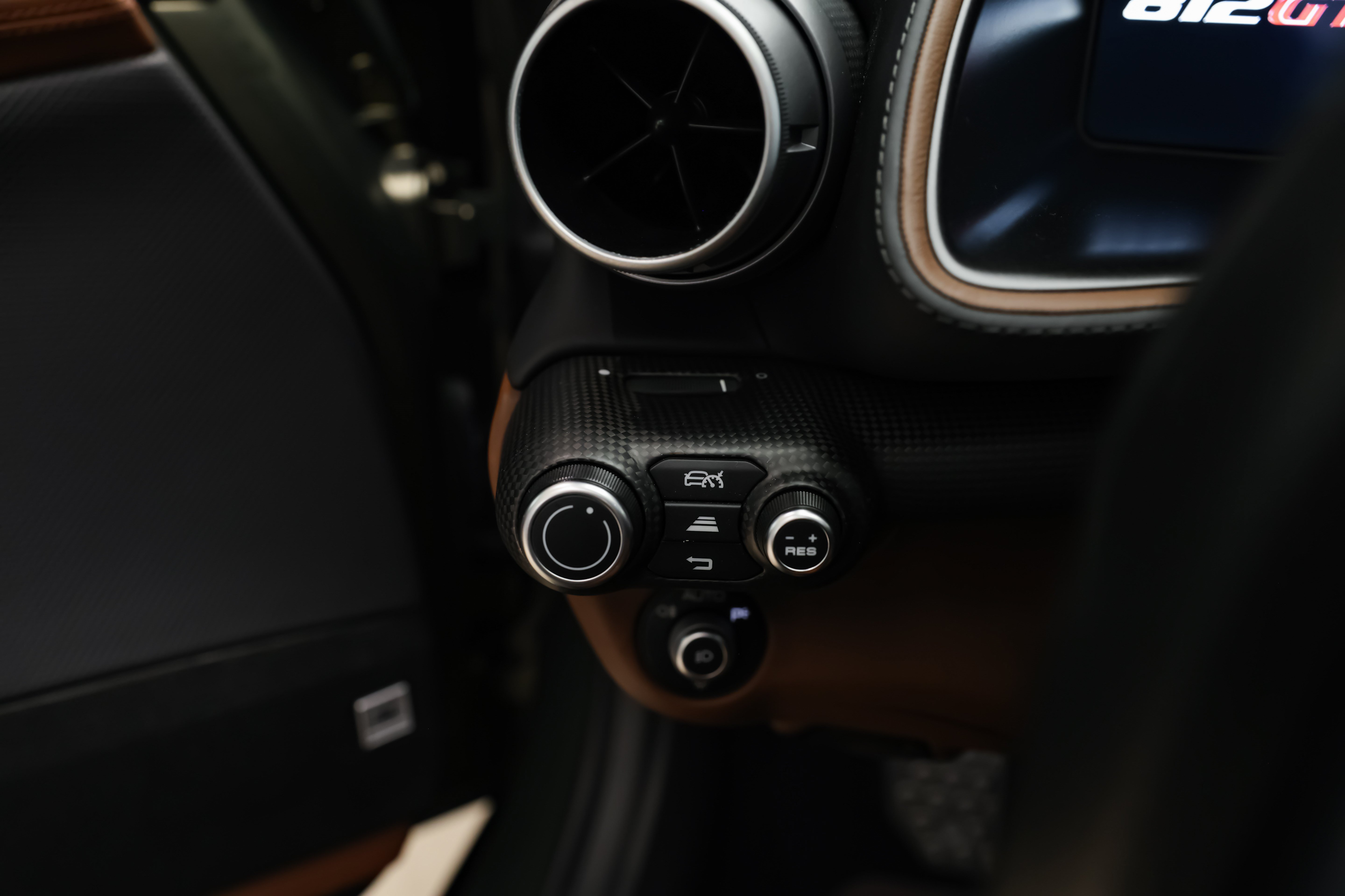 Used 2021 Ferrari 812 GTS RWD image 33