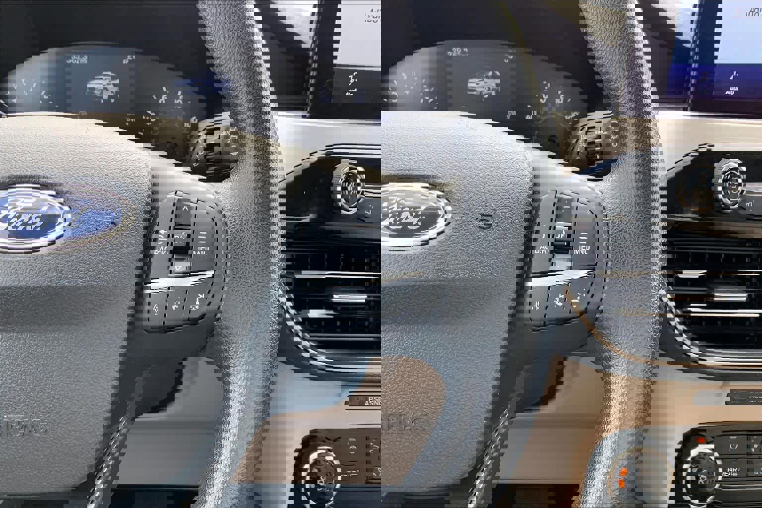 Used 2021 Ford Escape SE image 24