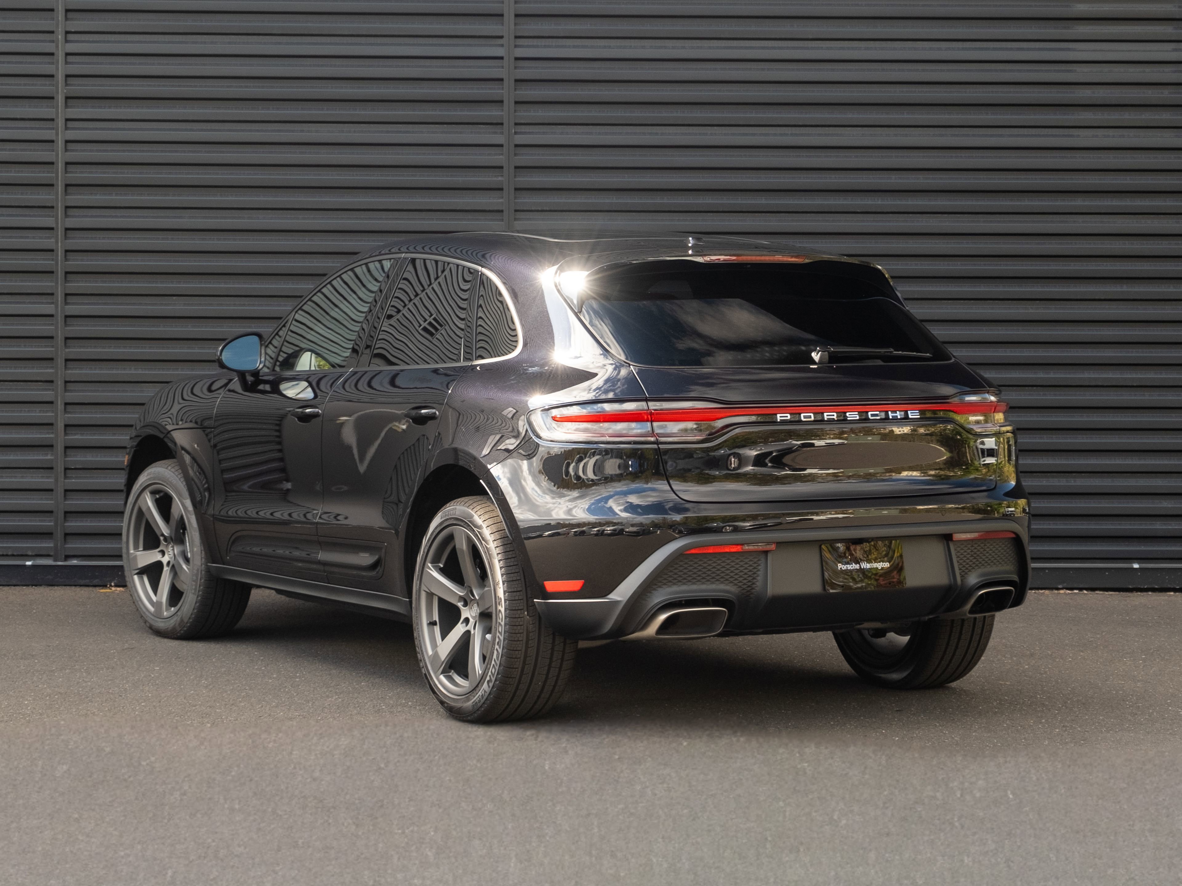 Used 2026 Porsche Macan image 3