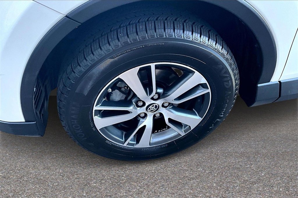 Certified 2018 Toyota RAV4 XLE image 30