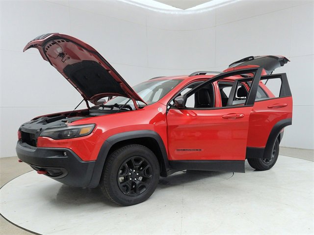 Used 2019 Jeep Cherokee Trailhawk w/ Cold Weather Group image 10