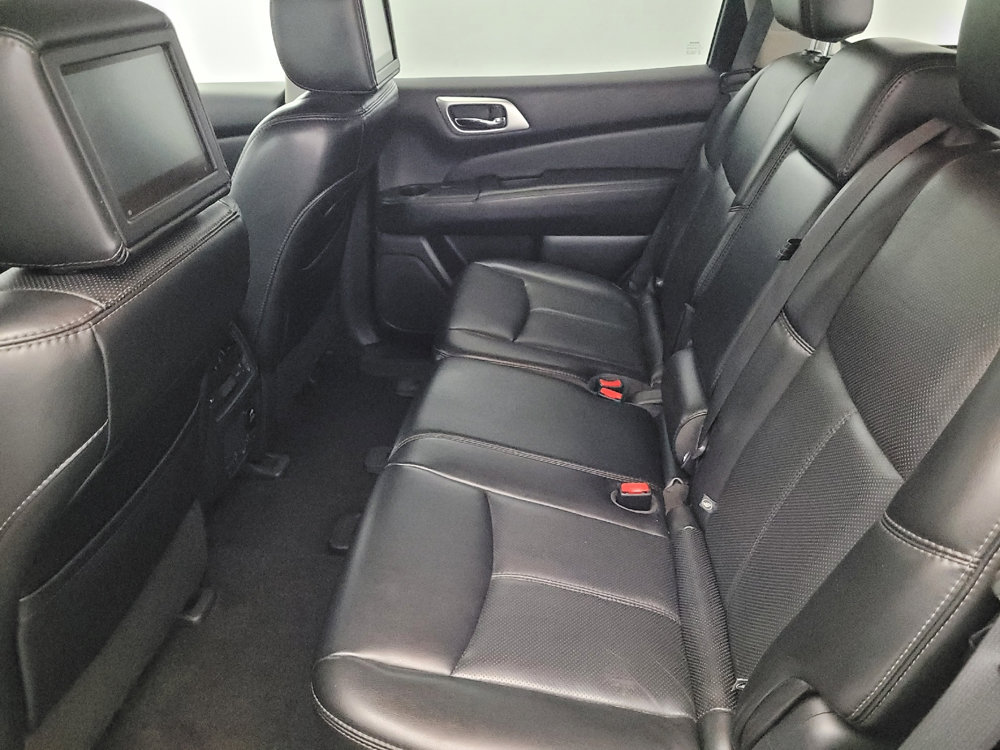 Used 2017 Nissan Pathfinder Platinum w/ Family Entertainment Package AWD/4WD image 18