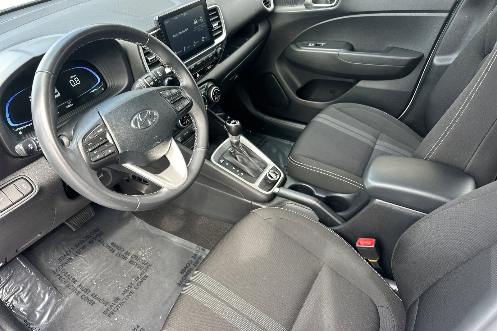 Used 2025 Hyundai Venue SEL image 11