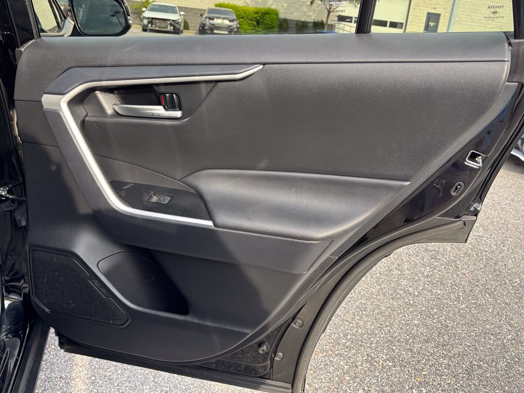 Used 2025 Toyota RAV4 XLE AWD/4WD image 42