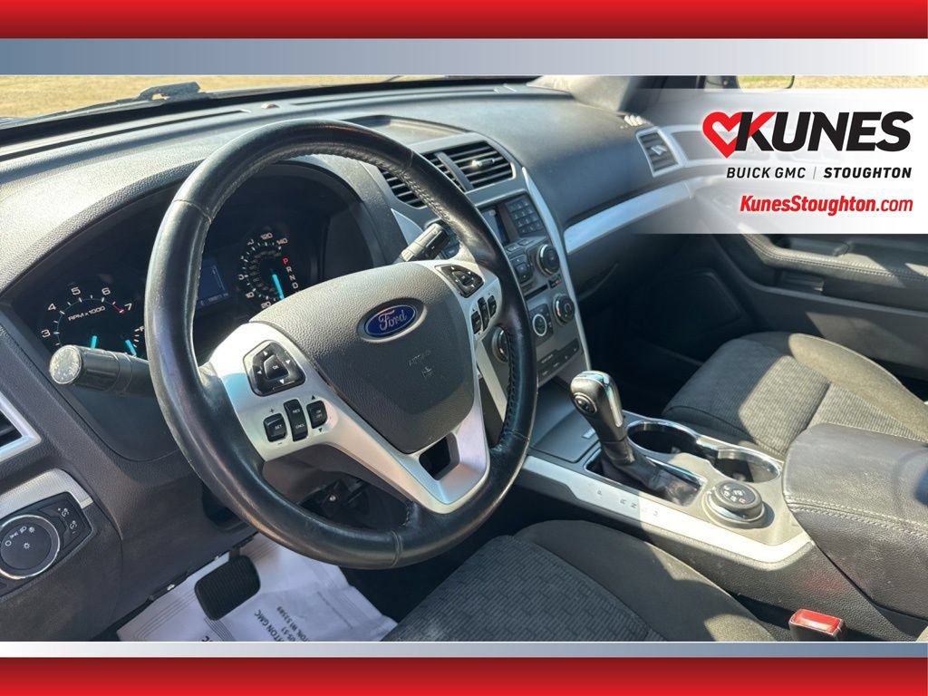 Used 2015 Ford Explorer XLT AWD/4WD image 21