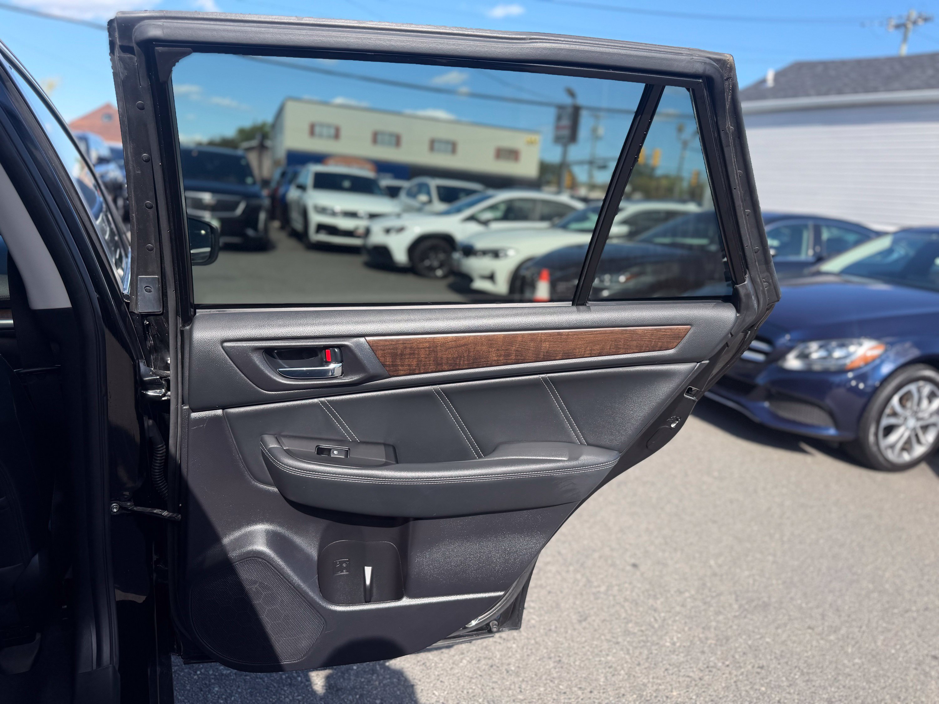 Used 2018 Subaru Outback 2.5i Limited AWD/4WD image 21