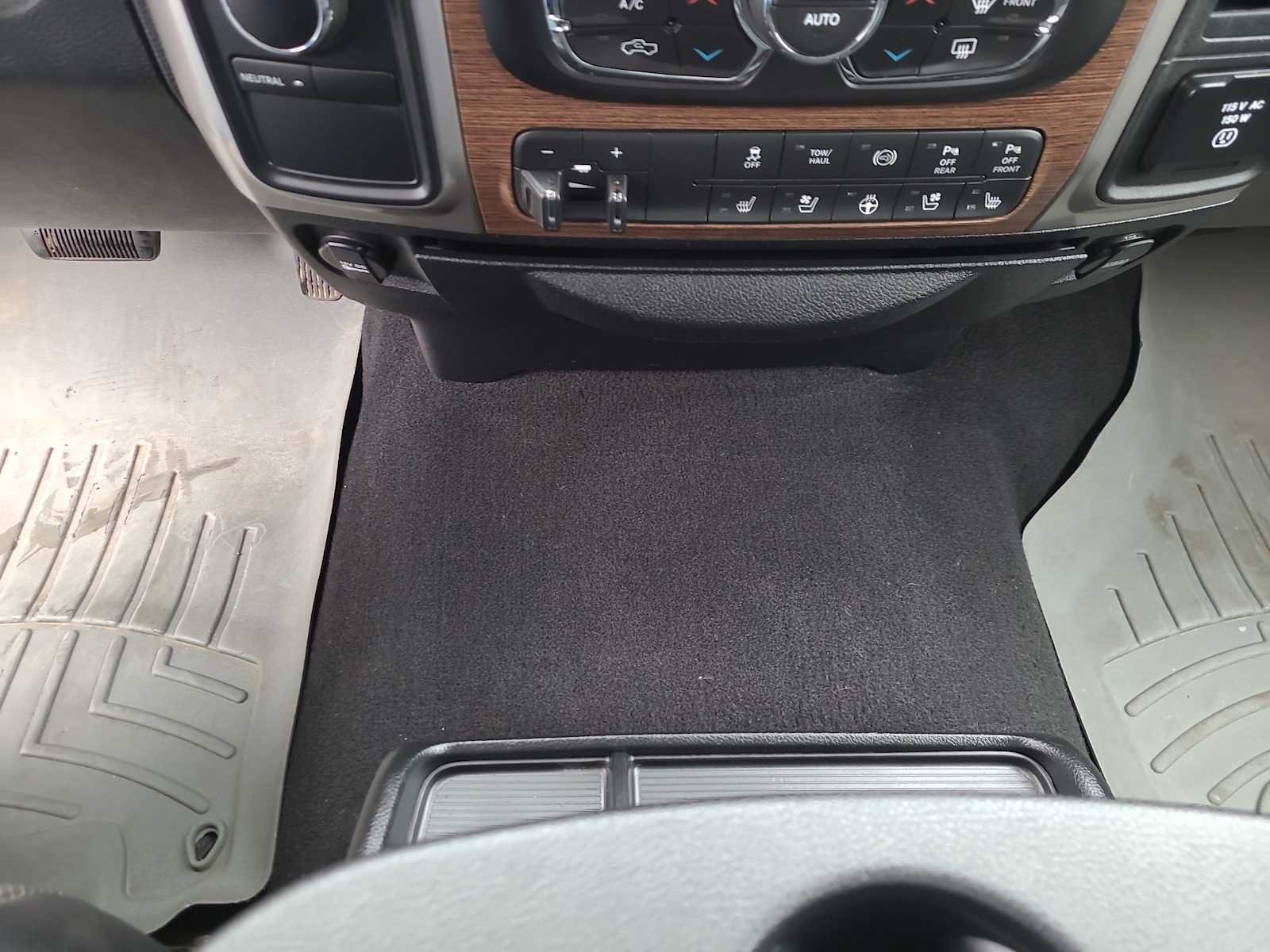 Used 2017 RAM 3500 Laramie w/ Cold Weather Group image 25