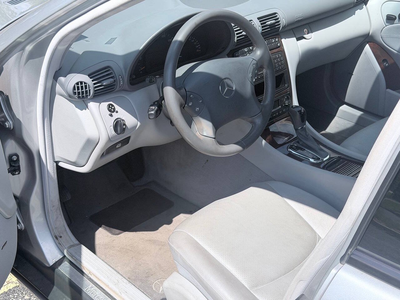 Used 2003 Mercedes-Benz C 320 Wagon image 10
