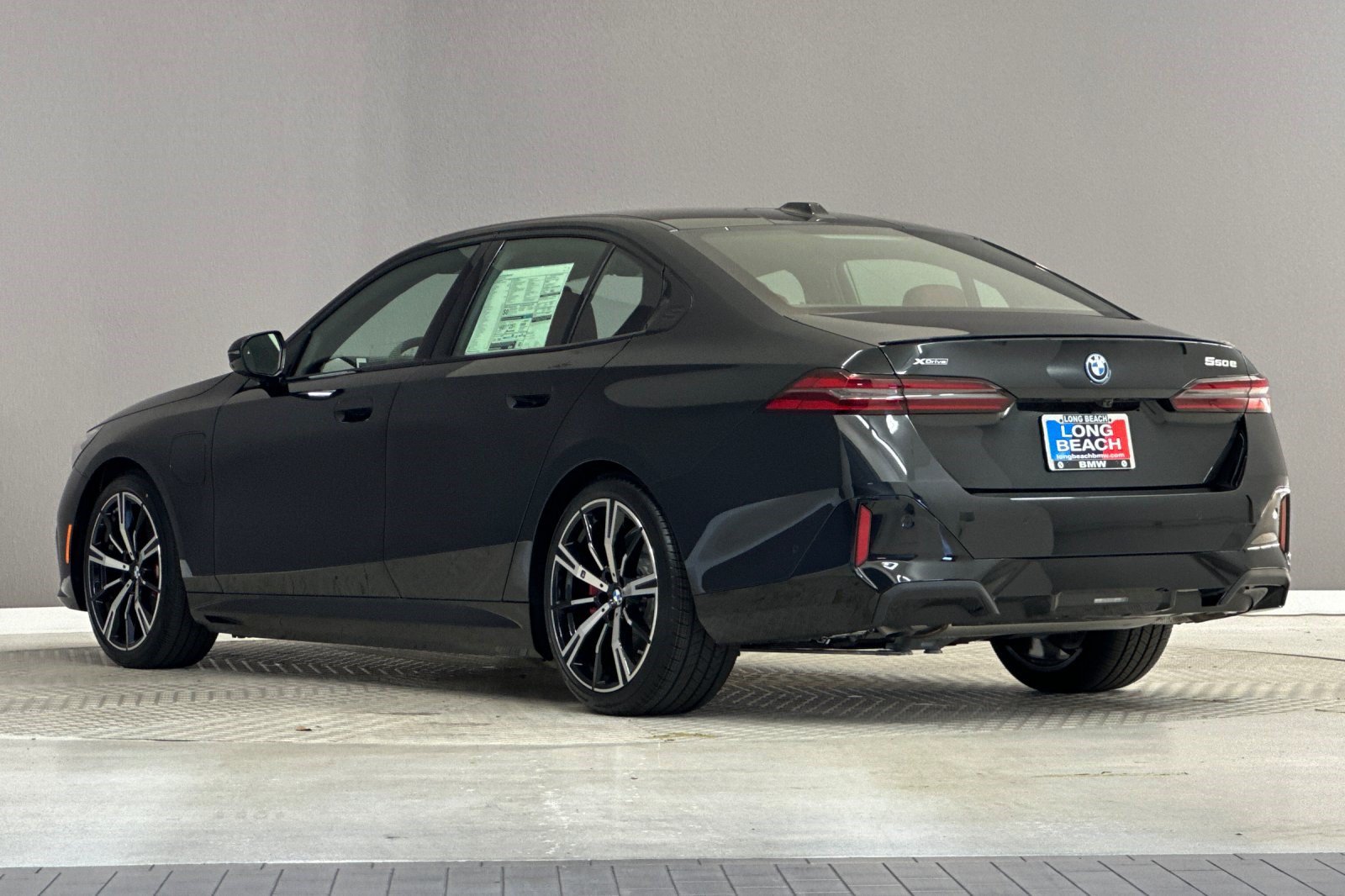 New 2027 BMW 550e xDrive AWD/4WD image 3