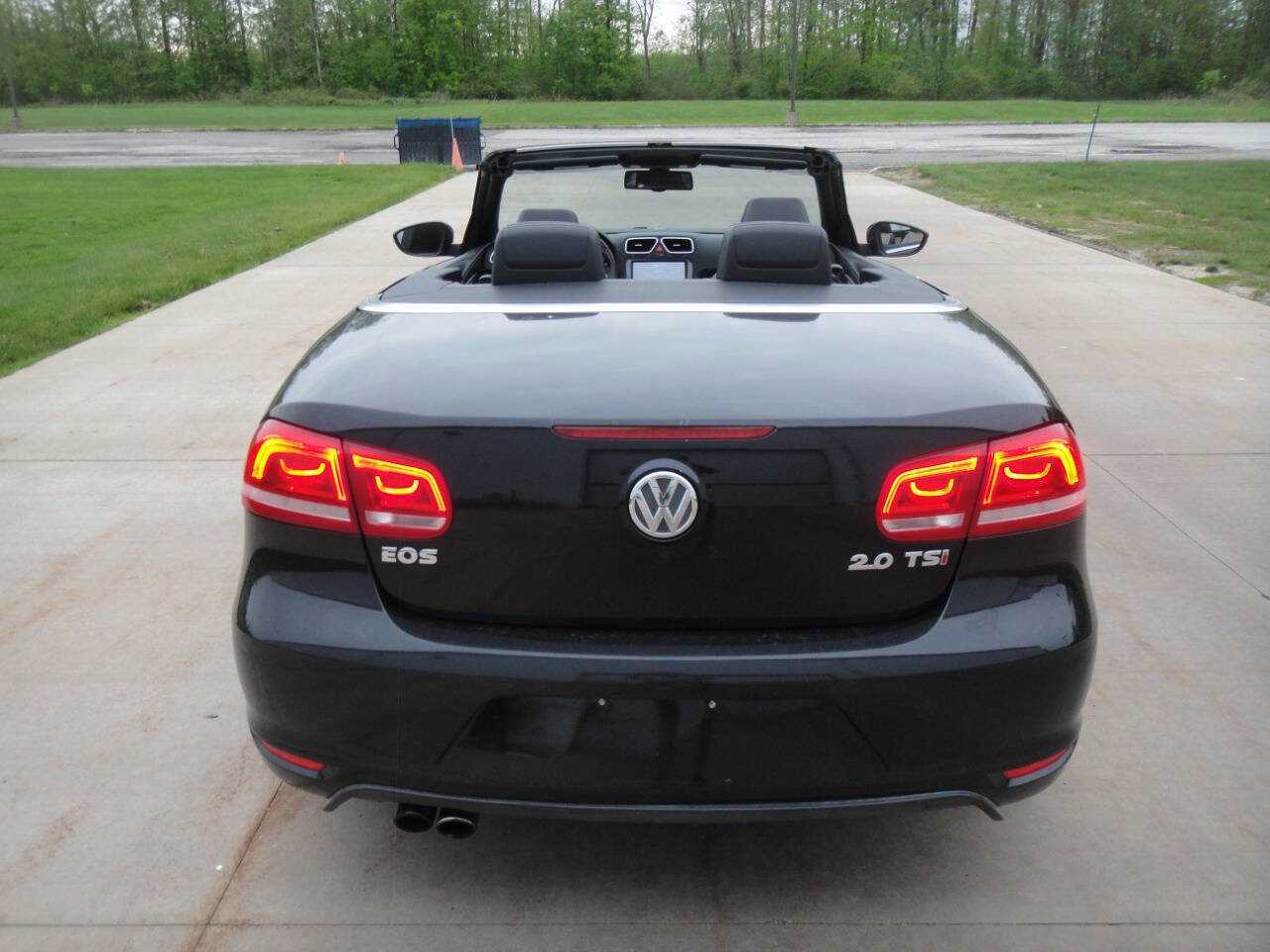 Used 2015 Volkswagen Eos Final Edition FWD image 19