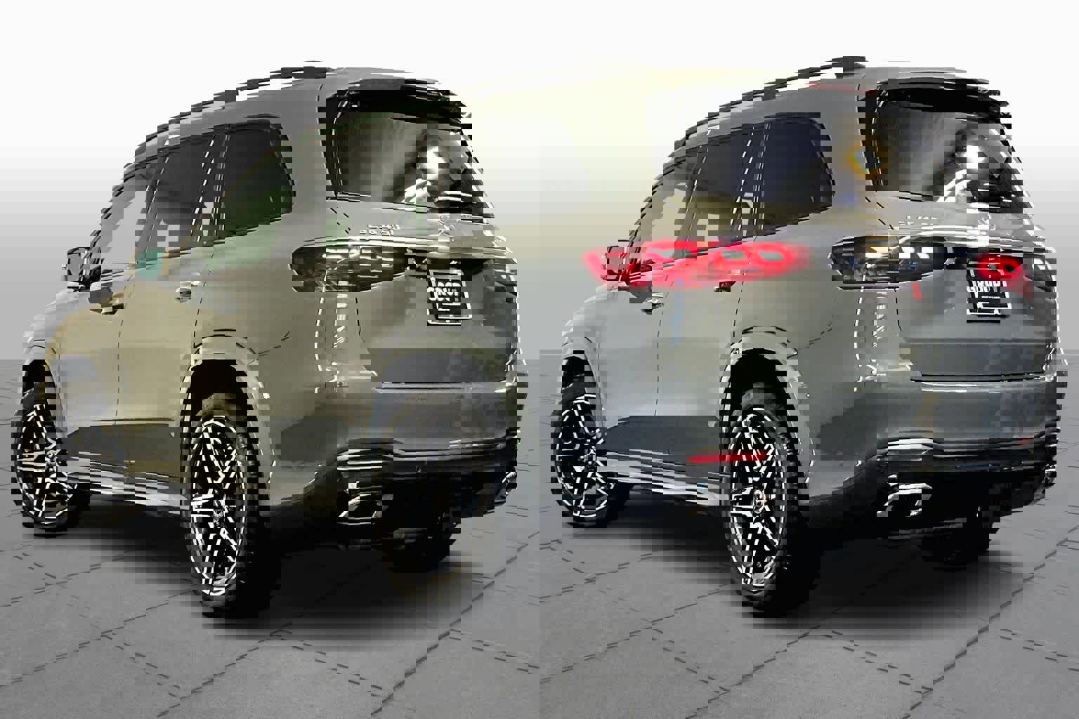 New 2026 Mercedes-Benz GLS 450 4MATIC image 3