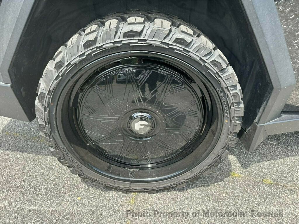 Used 2024 Tesla Cybertruck Cyberbeast AWD/4WD image 27