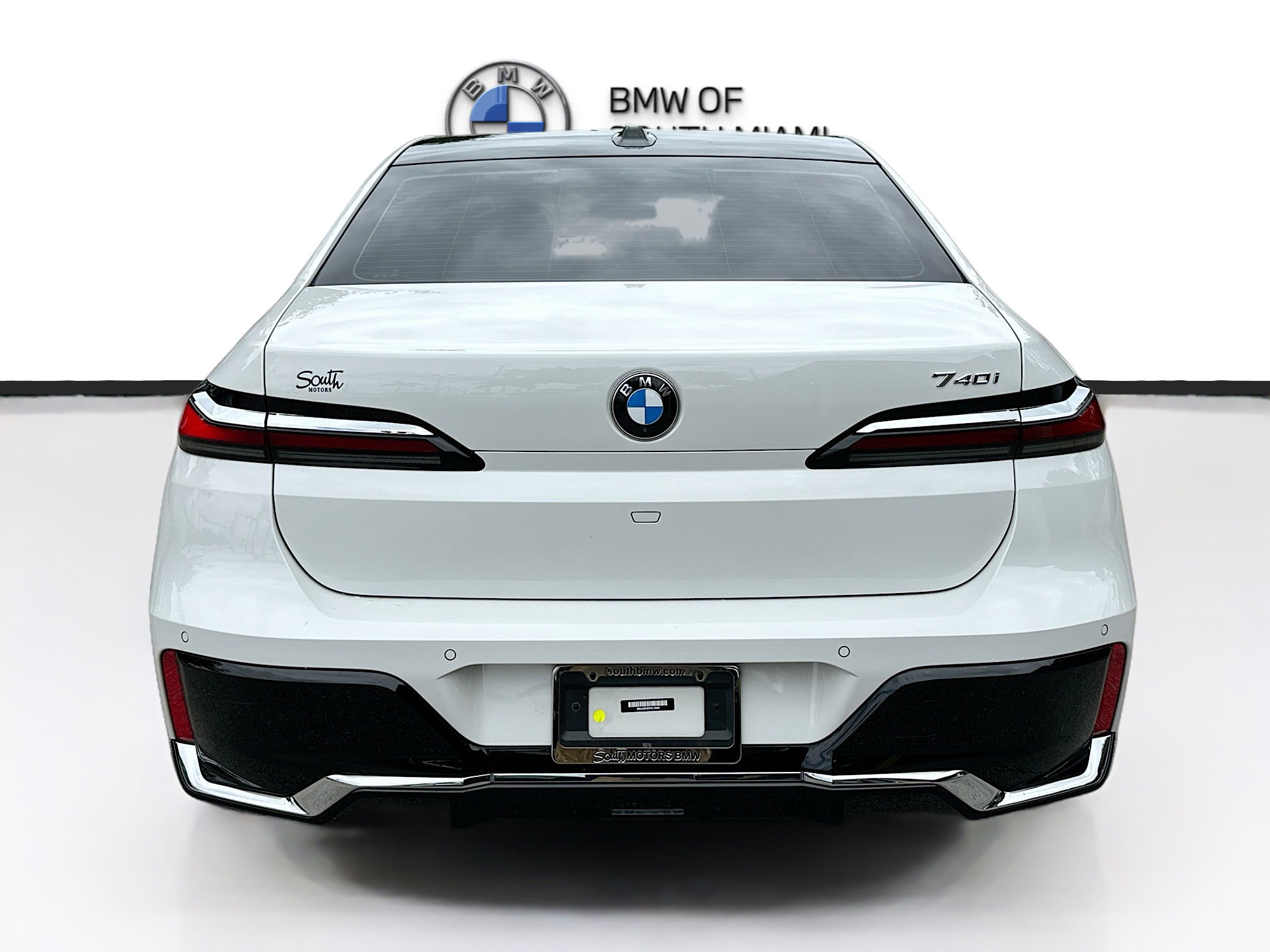 Used 2023 BMW 740i w/ Executive Package image 6