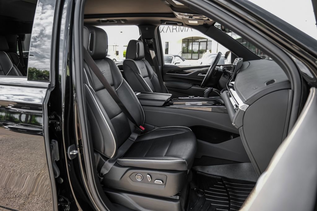 Used 2023 Cadillac Escalade Sport w/ Touring Package AWD/4WD image 43