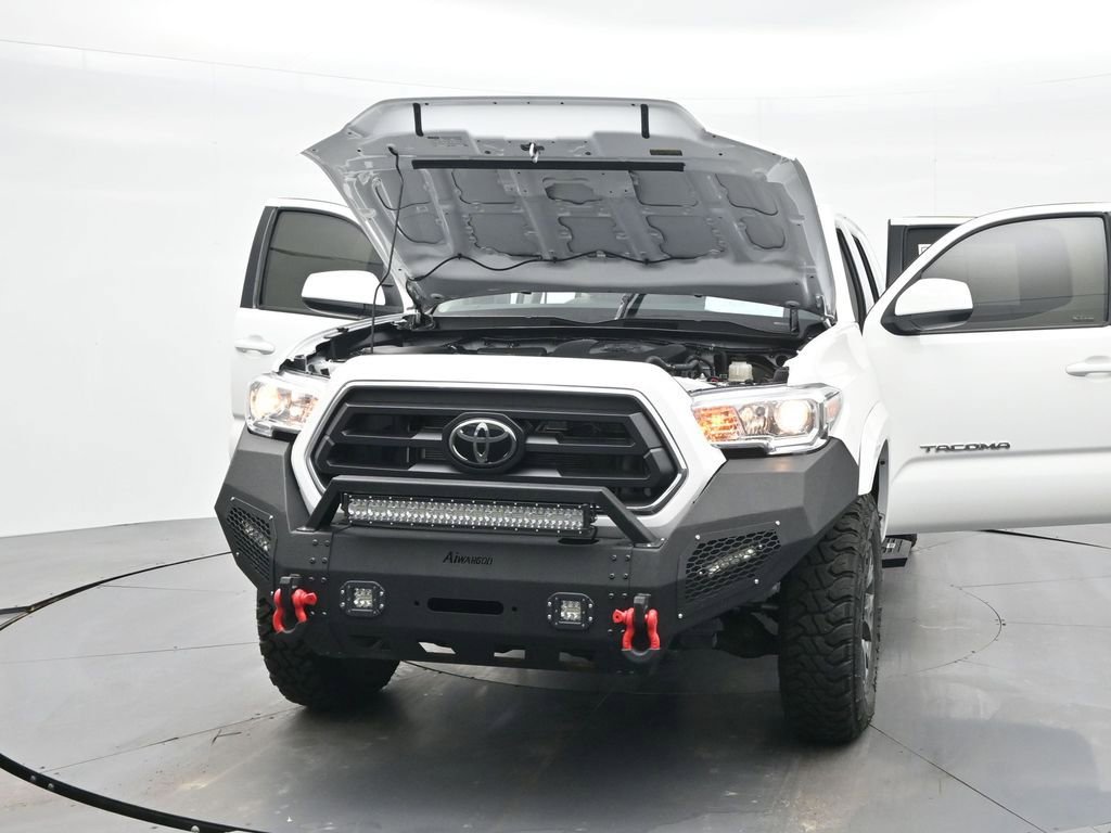 Used 2022 Toyota Tacoma SR5 AWD/4WD image 39