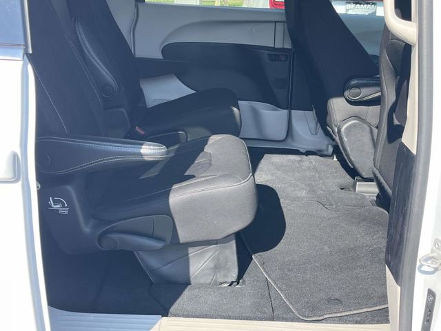 Used 2023 Chrysler Voyager LX FWD image 22