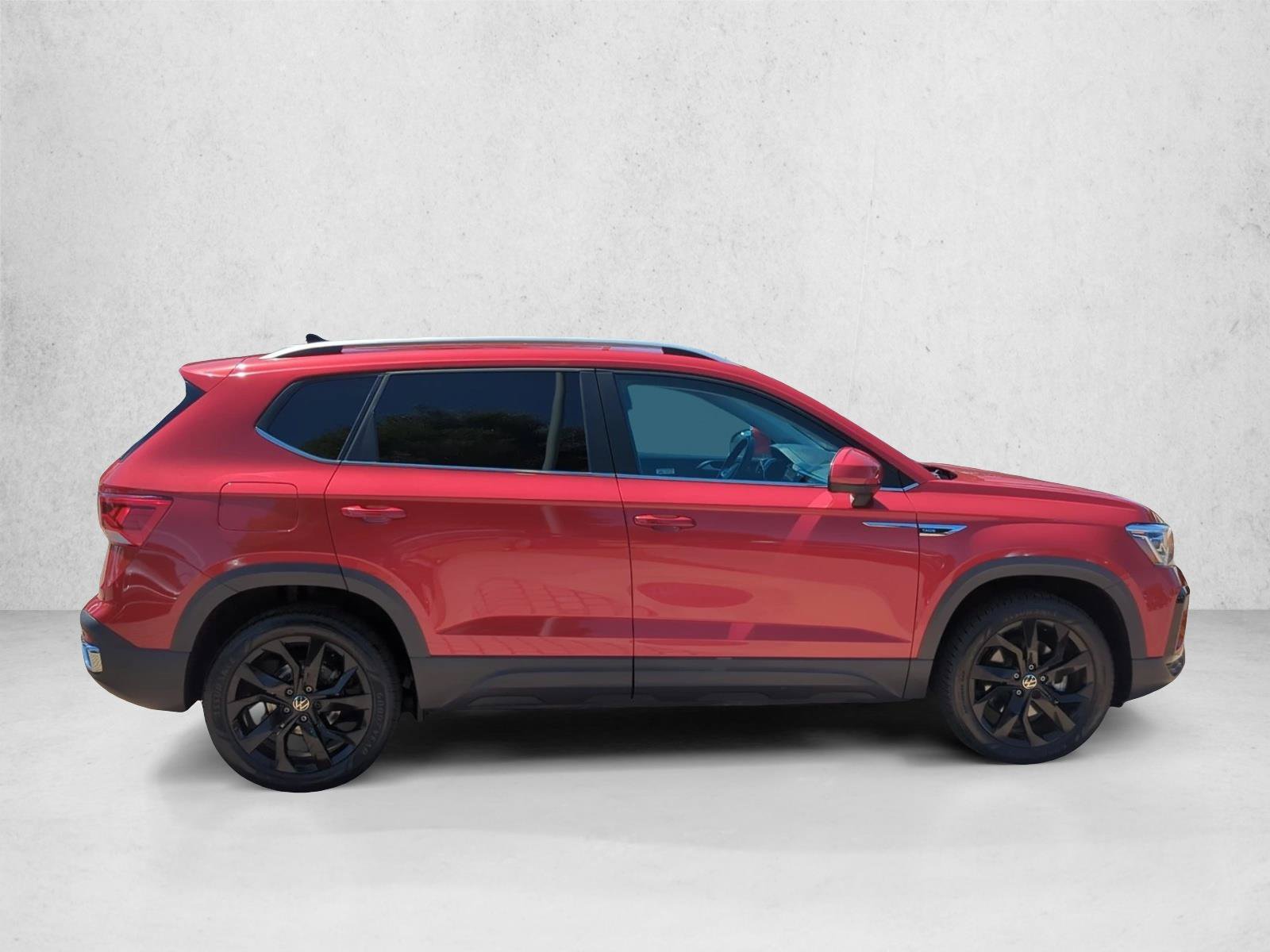 Used 2022 Volkswagen Taos SEL w/ Panoramic Sunroof Package FWD image 6