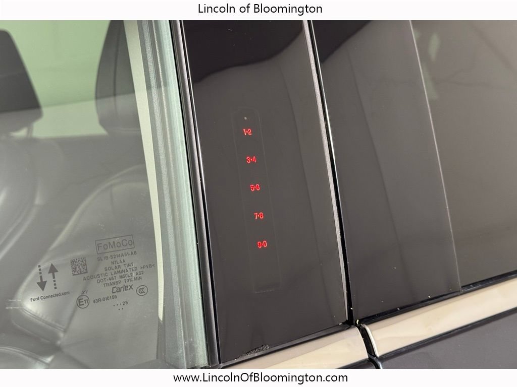 Used 2025 Lincoln Navigator L Reserve AWD/4WD image 12