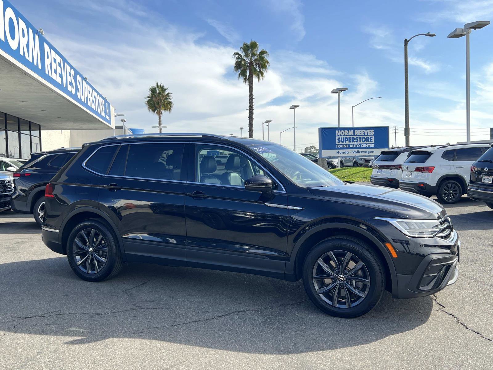 Certified 2022 Volkswagen Tiguan SE image 24