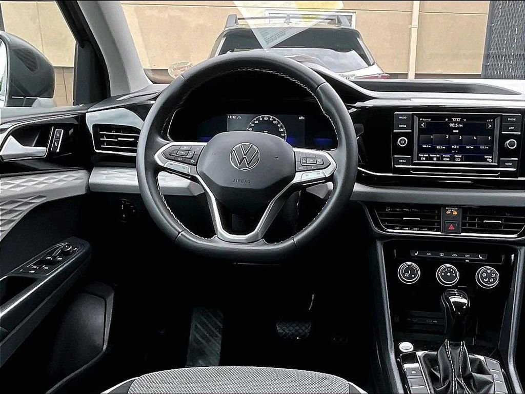 Used 2023 Volkswagen Taos S AWD/4WD image 17