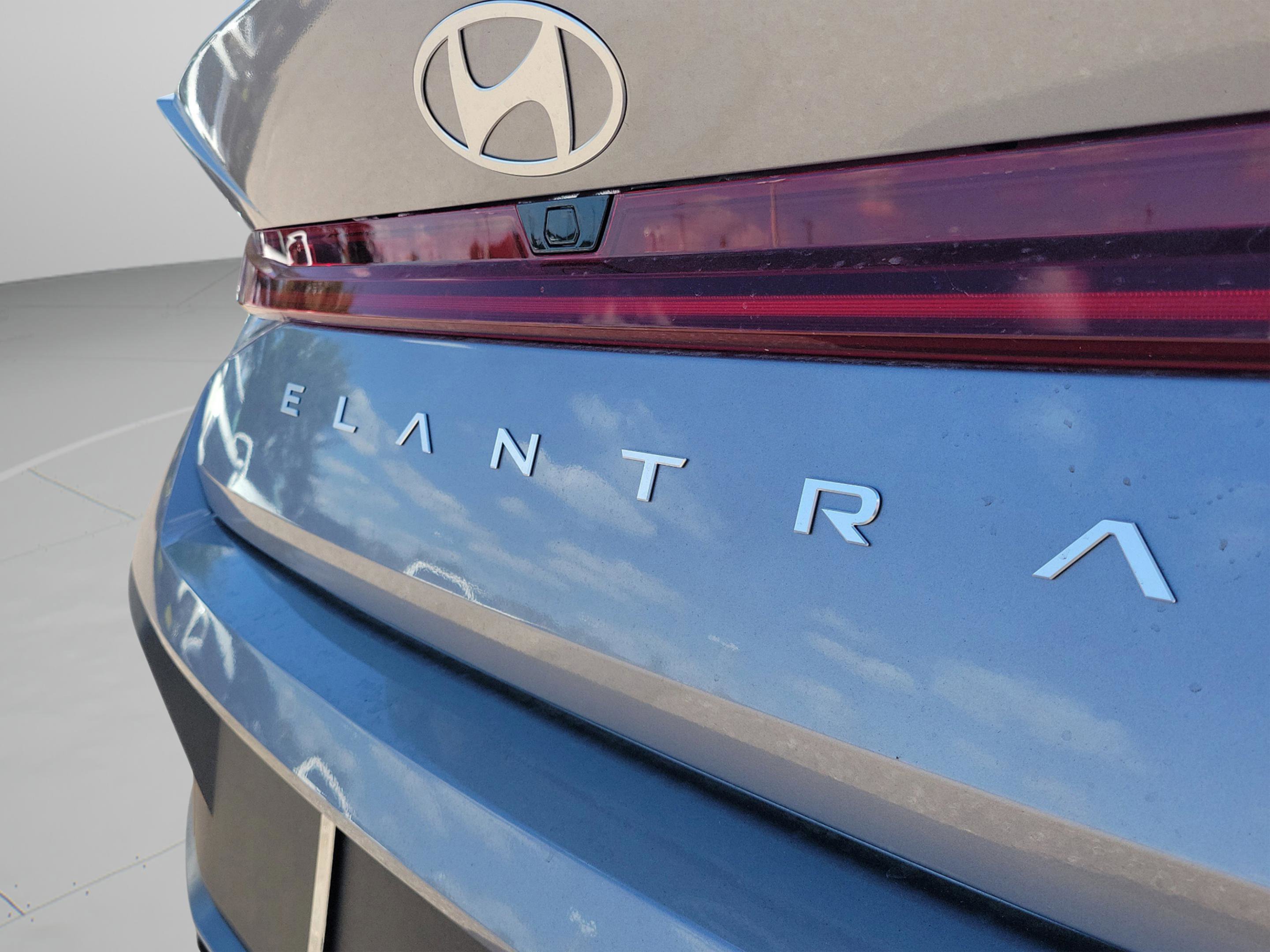 New 2026 Hyundai Elantra Blue image 17