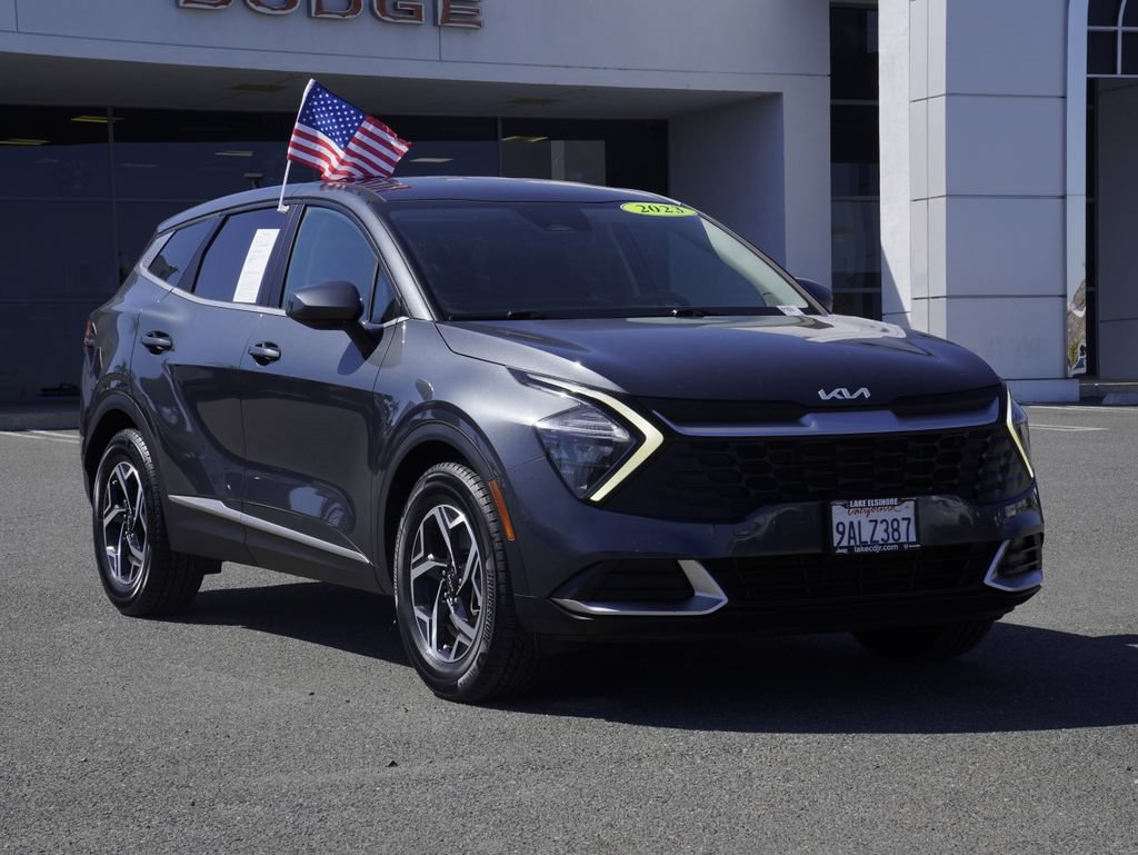 Used 2023 Kia Sportage LX FWD image 2
