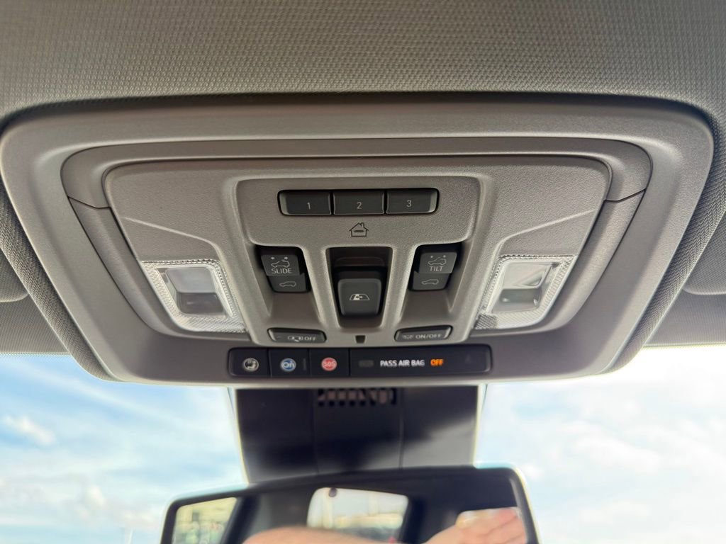 Used 2025 GMC Sierra 1500 SLT w/ SLT Premium Plus Package image 33