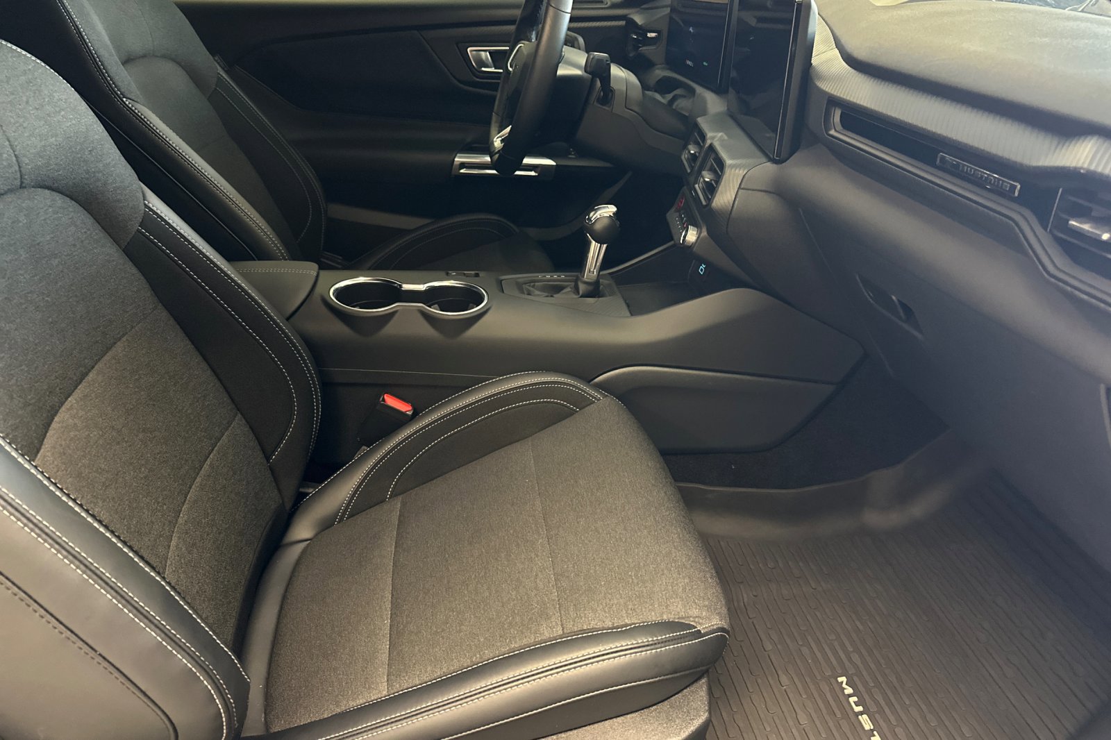 Used 2024 Ford Mustang Coupe image 13