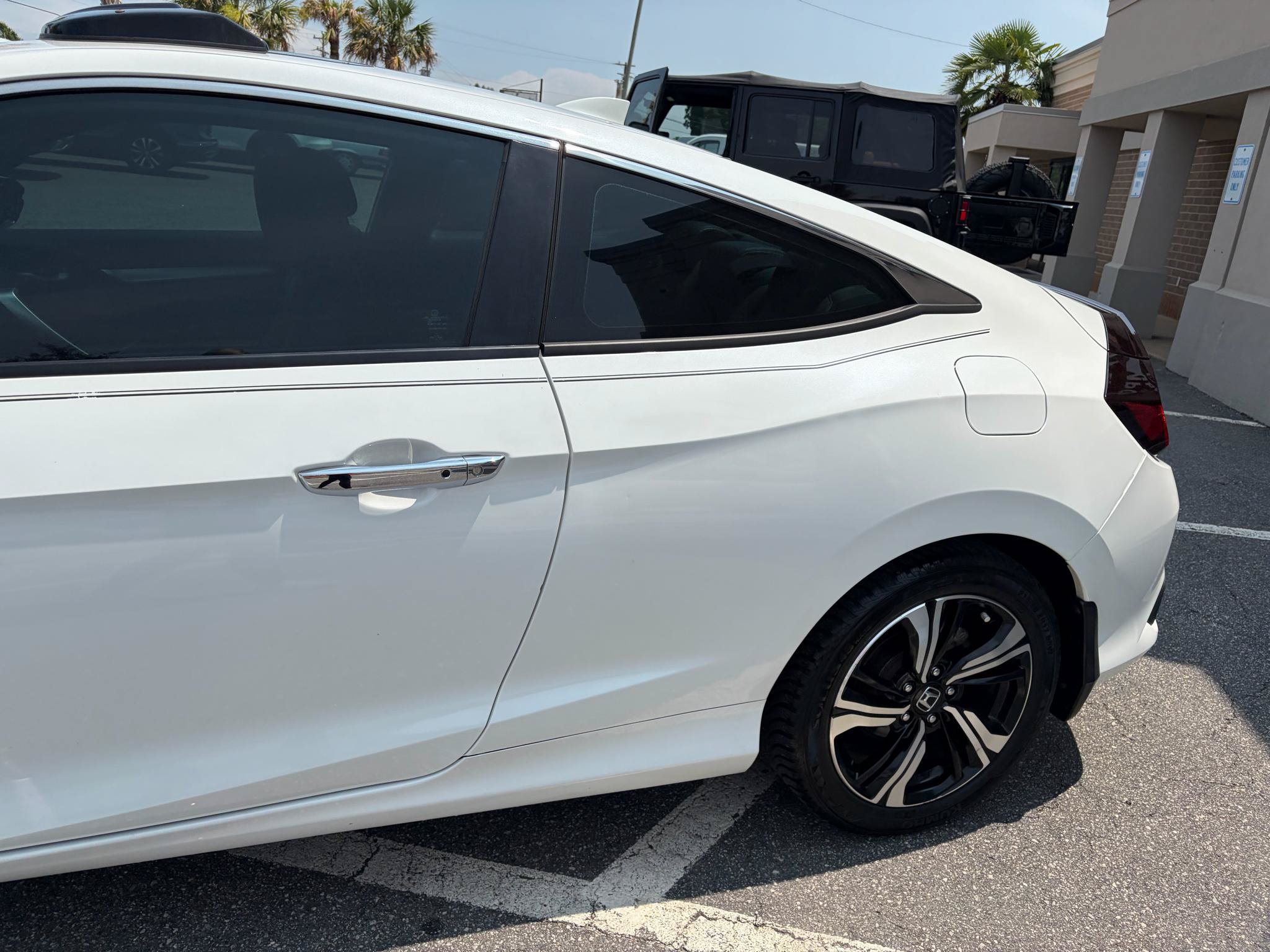 Used 2017 Honda Civic Touring image 7