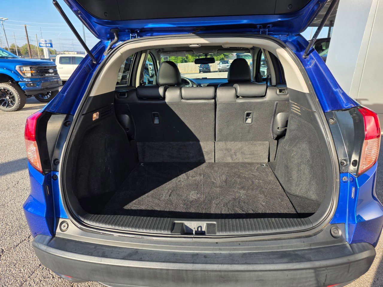 Used 2018 Honda HR-V EX-L image 11