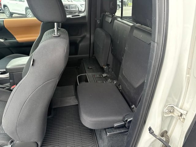 Used 2017 Toyota Tacoma SR5 AWD/4WD image 26