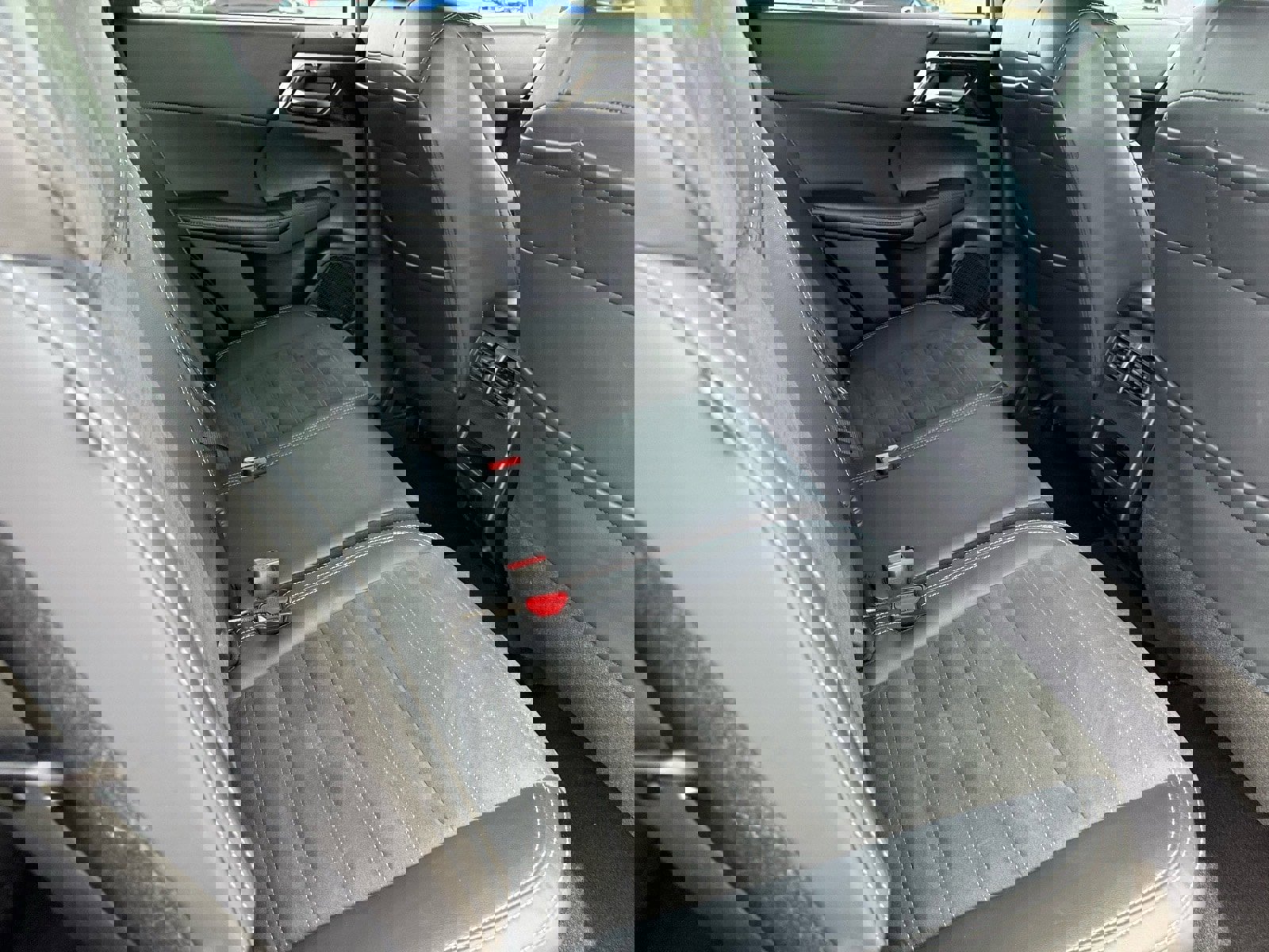 Used 2022 Mitsubishi Outlander SE image 14