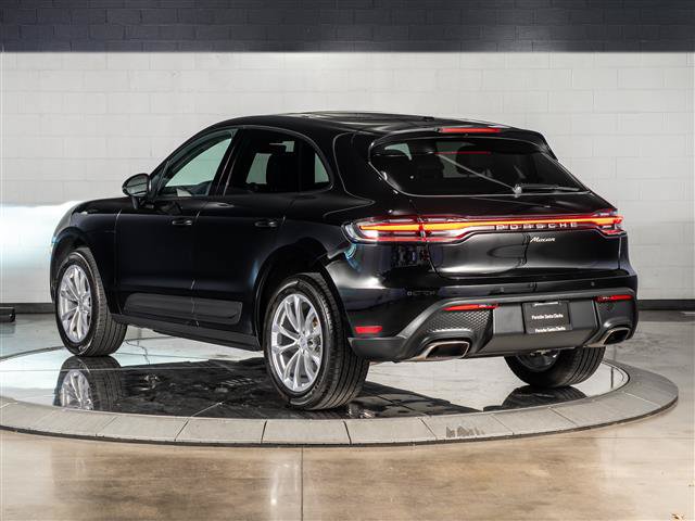 Certified 2026 Porsche Macan AWD/4WD image 3